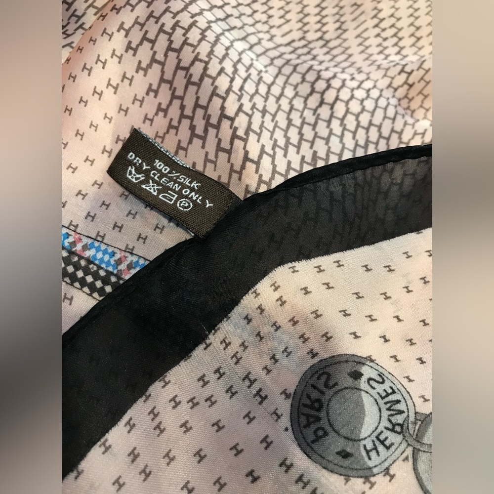 LARGE HERMÈS 68x34 SCARF MIRAGE CHEVAL - Picture 6 of 10